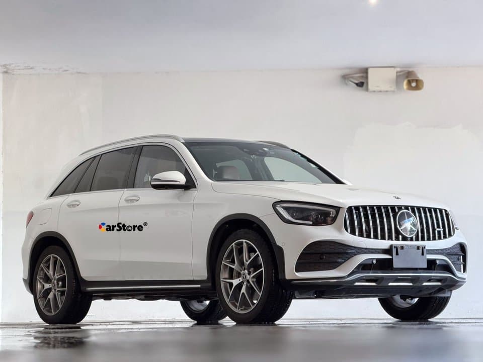 Mercedes-Benz GLC 300 4MATIC view 2