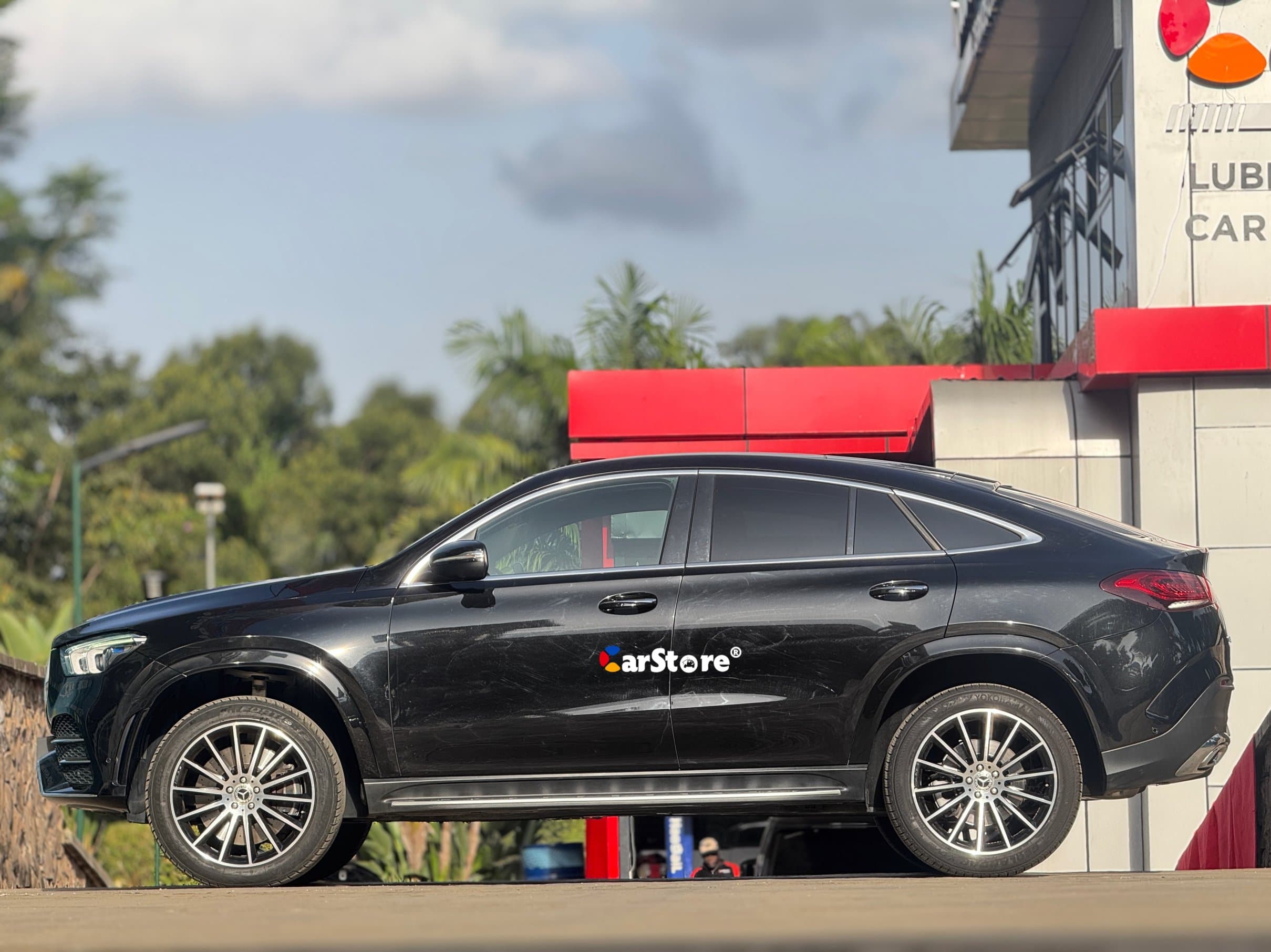 Mercedes-Benz GLE 400d 4MATIC view 3