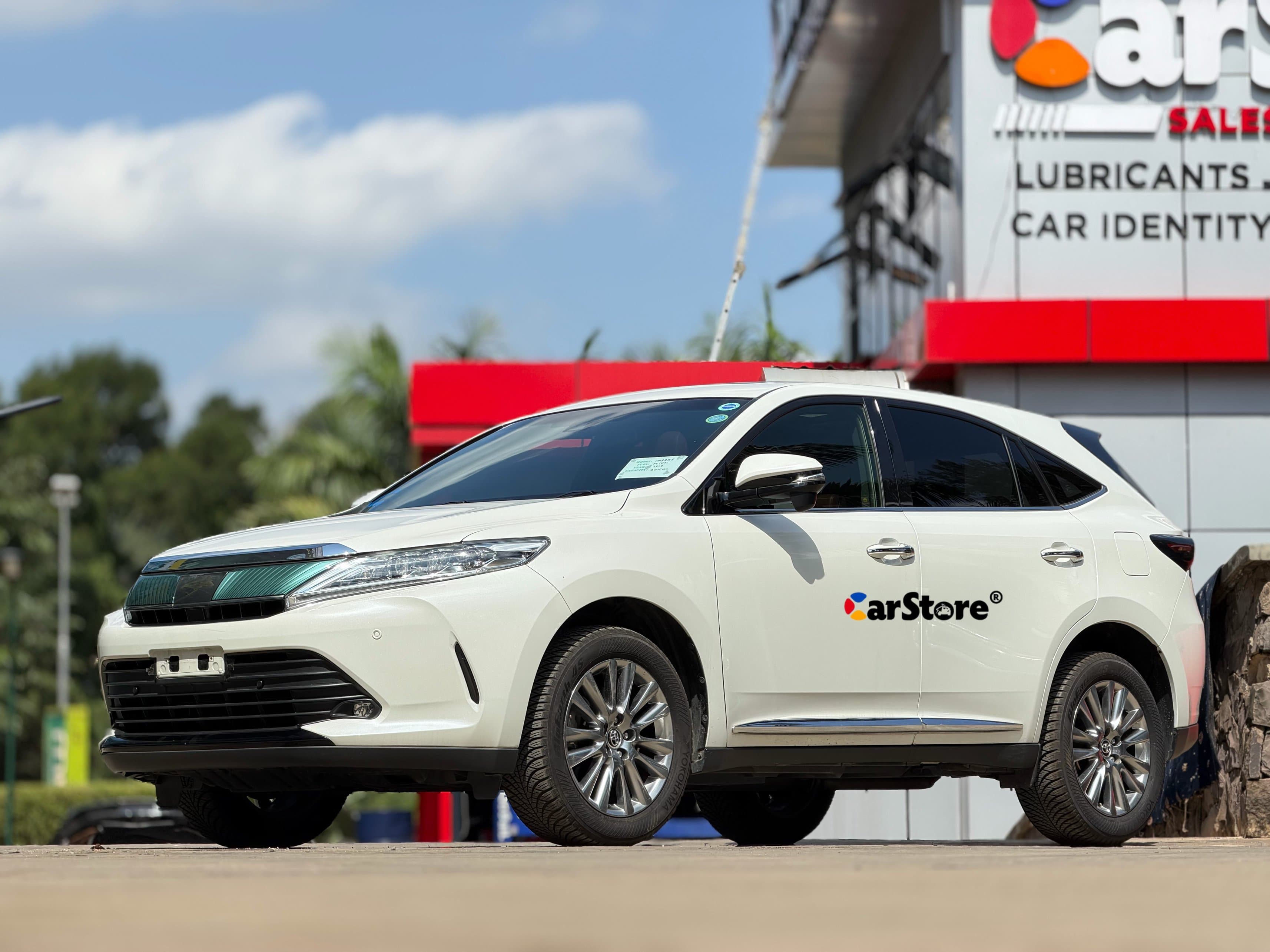 Toyota Harrier view 2