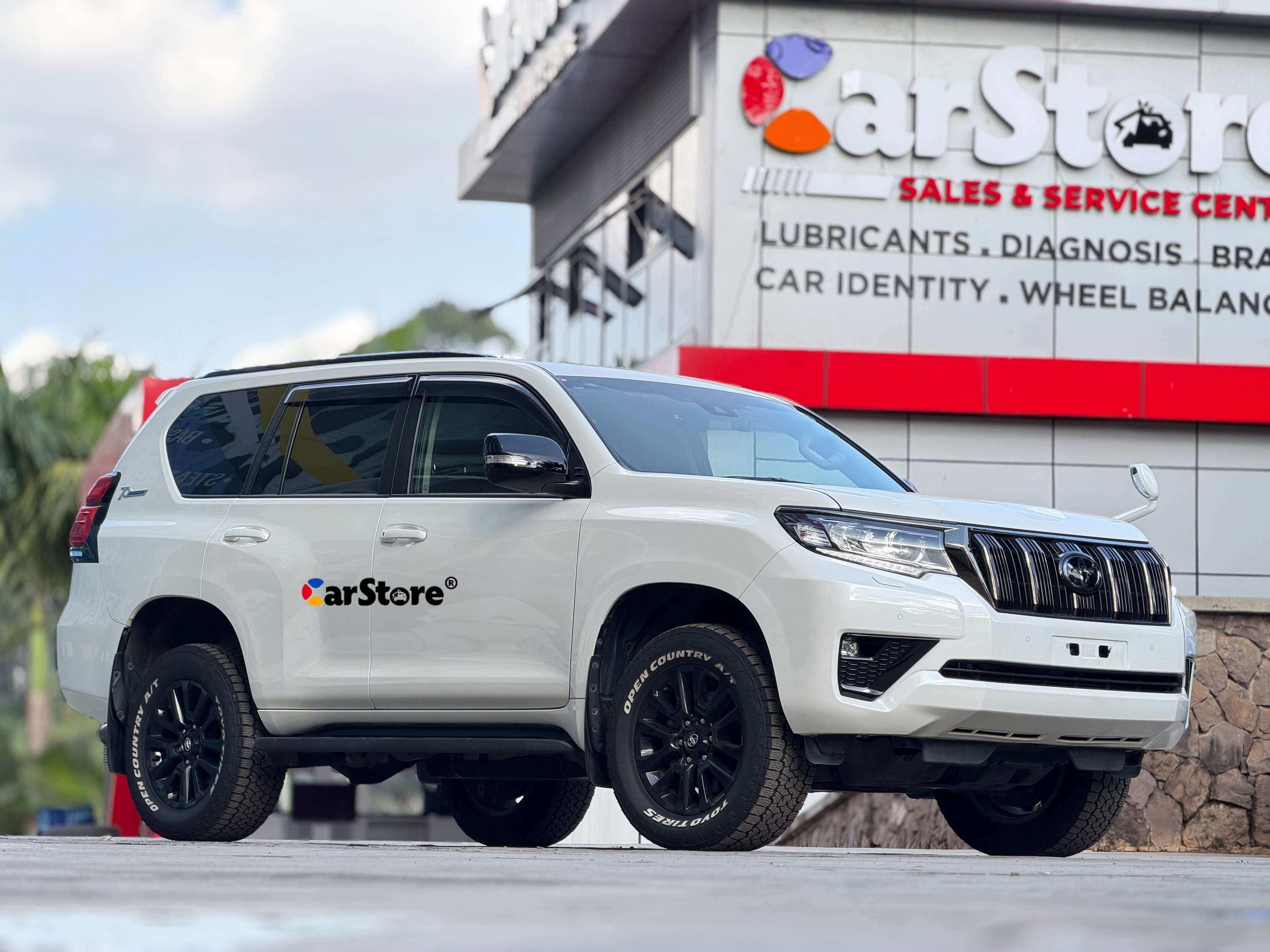 Toyota Land Cruiser Prado TX.L view 2