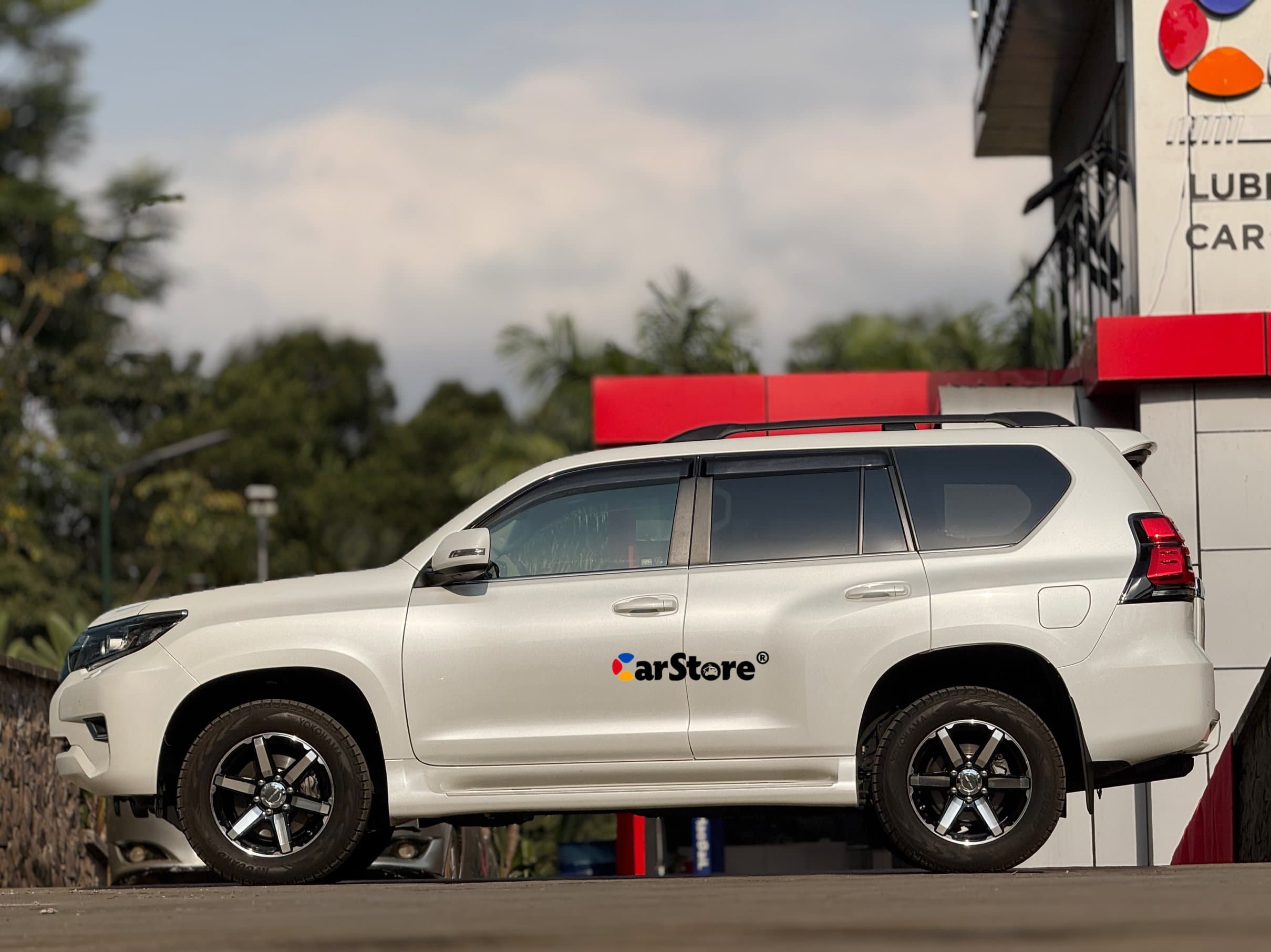 Toyota Land Cruiser Prado TZ.G view 3